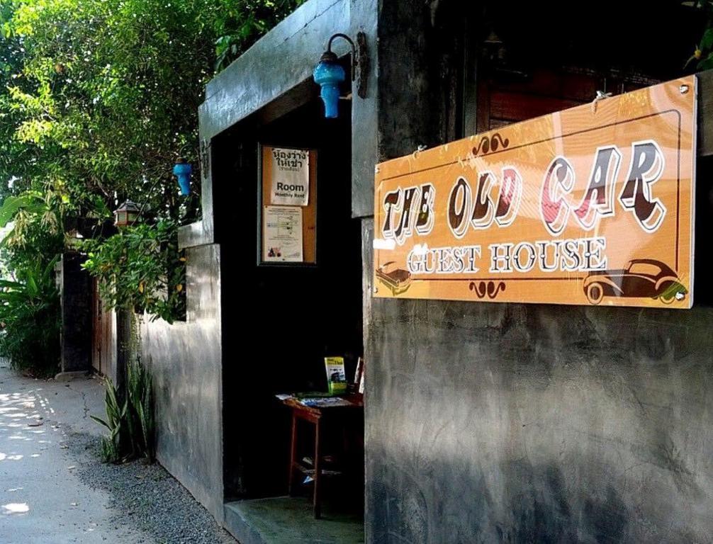 The Old Car Guesthouse Chiang Mai Bagian luar foto